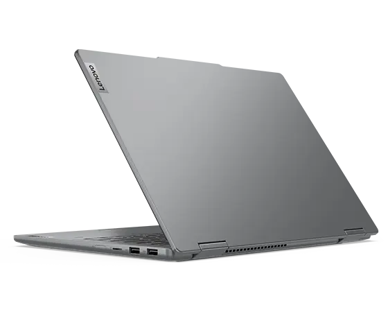 Das Lenovo IdeaPad 5 2-in-1 Gen 9 (14″ AMD) Notebook in Luna Grey von rechts hinten, in spitzem Winkel geöffnet, mit Fokus auf den vier rechten Anschlüssen und dem Lenovo-Logo auf der oberen Abdeckung.