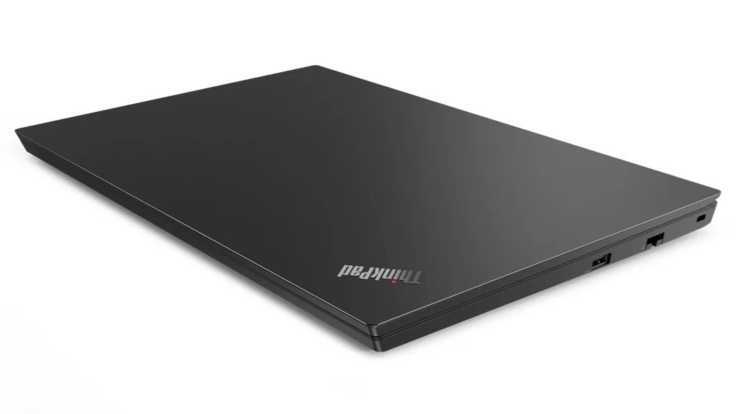 Notebook Lenovo ThinkPad E15, chiuso