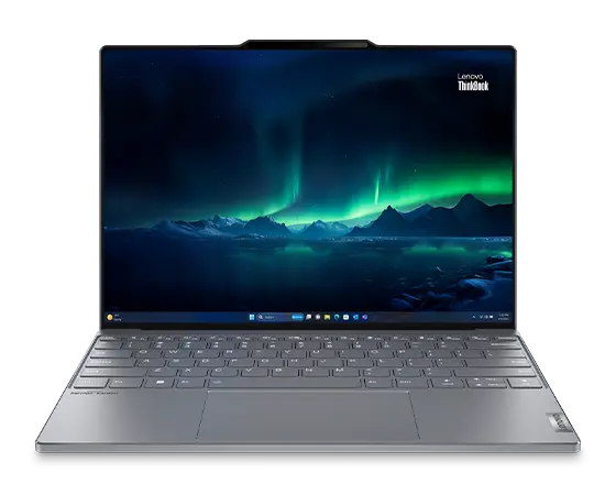 Portable Lenovo ThinkBook 13x Gen 4 (13 pouces Intel) - vue avant, couvercle ouvert, avec une image de l’aurore boréale au-dessus d’icebergs sur l’écran