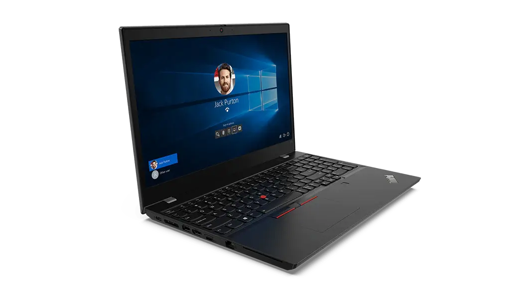 Imagen de semiperfil izquierdo de la laptop ThinkPad L15 (15.6”, AMD) abierta a 90°, con la pantalla de inicio de Windows