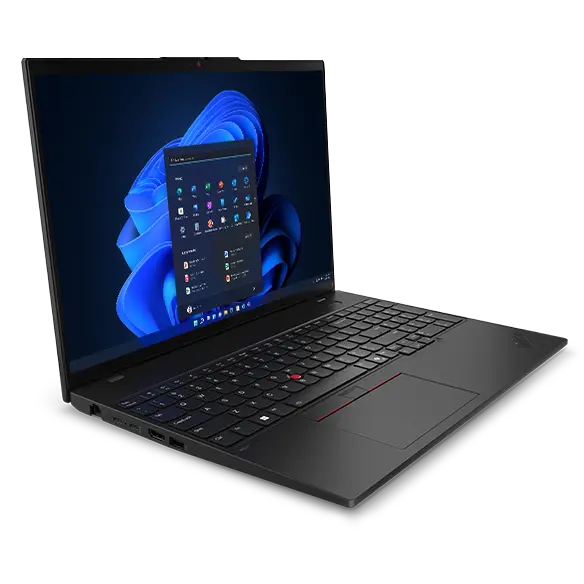 Das Lenovo ThinkPad L16 Notebook von rechts, um 90 Grad geöffnet, mit Startbildschirm.