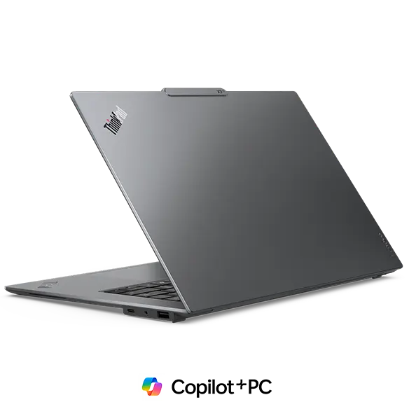 Con su refinado chasis de aluminio reciclado Thunder Grey, el diseño del portátil Lenovo ThinkPad X9 15 Aura Edition emana elegancia y modernidad.