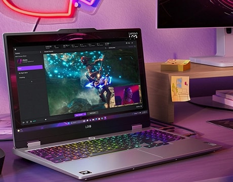 展示 LOQ 筆電的即時串流遊戲與多工處理能力。