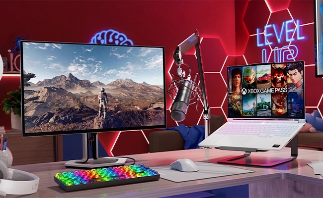 Get 2 months of Xbox Game Pass on the Legion 7a Gen 11 laptop. מחשב נייד Legion 7 16AGP11 83Q8002CIV מבית Lenovo