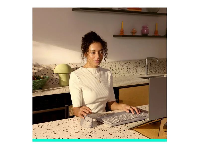 Logitech Lift Vertical Ergonomic Wireless Mouse - Sand | 78818423