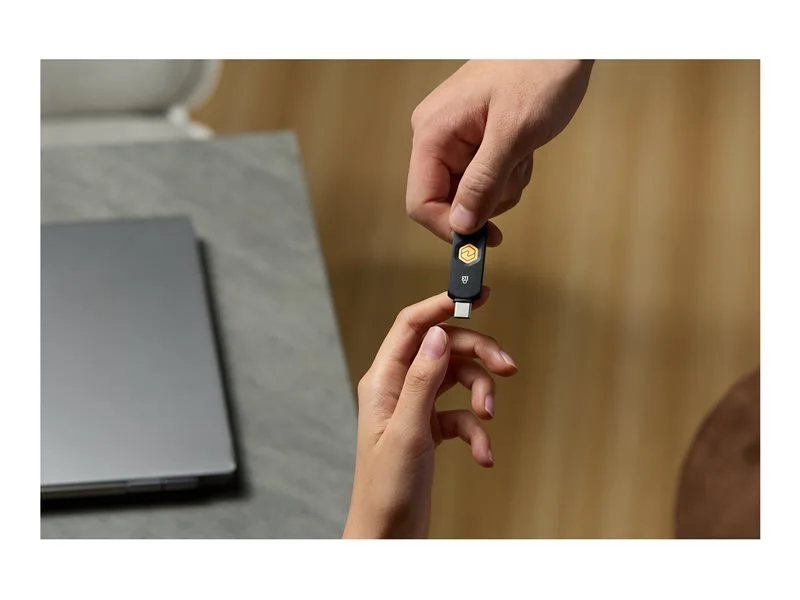 Kensington VeriMark NFC+ USB-C Security Key | 78818072 | Lenovo US