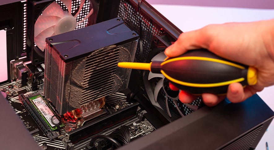 ゲーミングPCの外部を掃除する方法