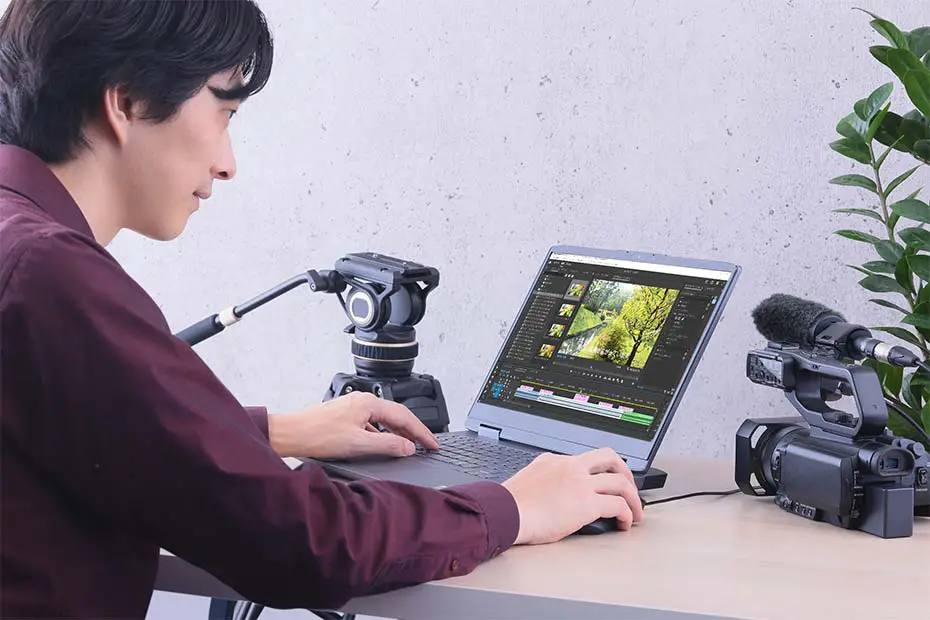 15.6型ノート「Lenovo LOQ 15IRH8」