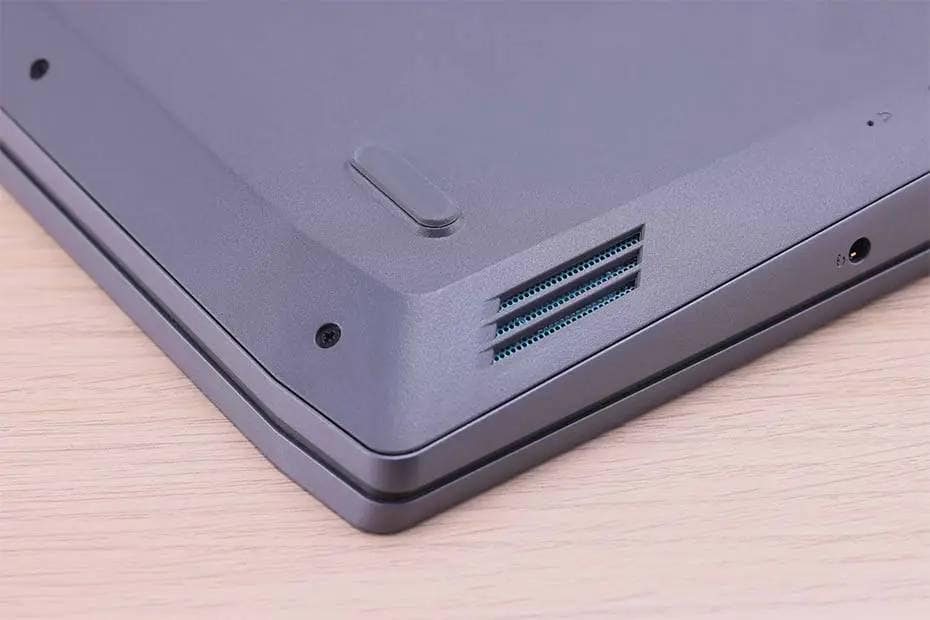 15.6型ノート「Lenovo LOQ 15IRH8」