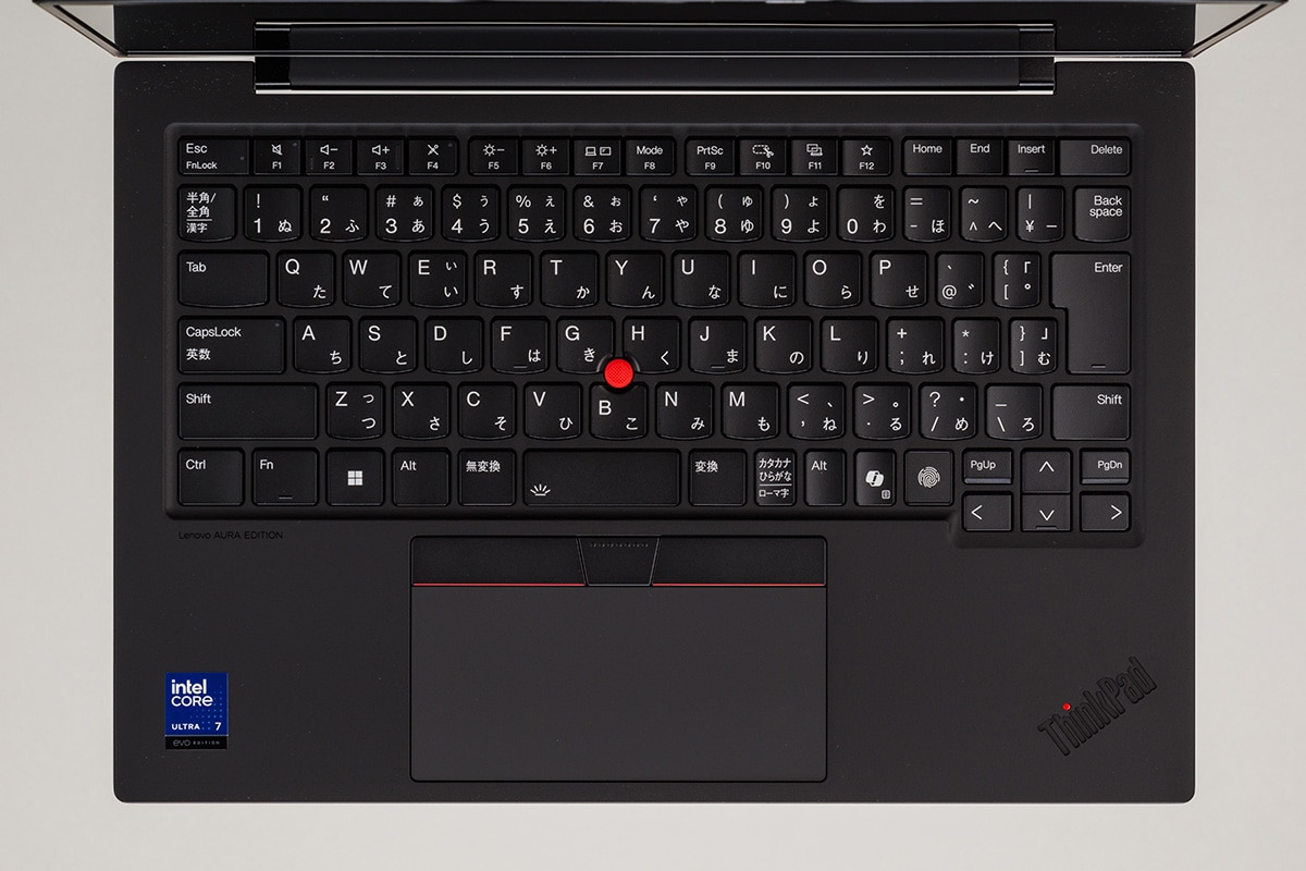 約986gの衝撃、切れ味鋭いエッジが光る「AI時代のThinkPad」―今売れて