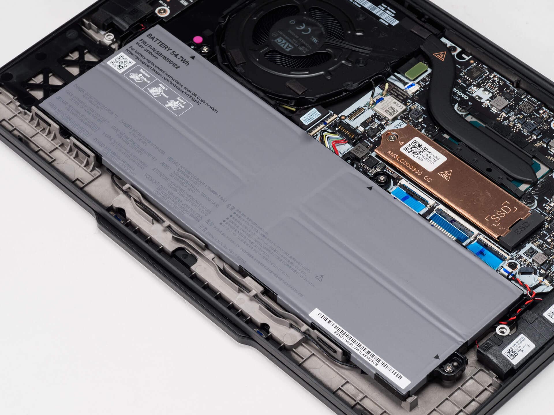 バッテリーは新品を入手してユーザー自身の手で交換できる