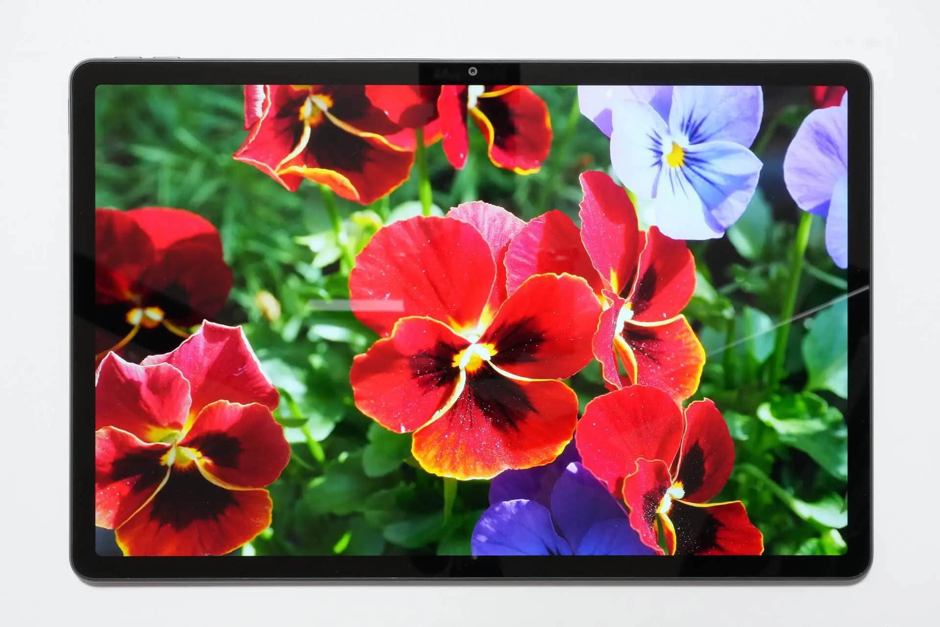 このディスプレーで5万円台で買える?!エンタメに最適な大画面