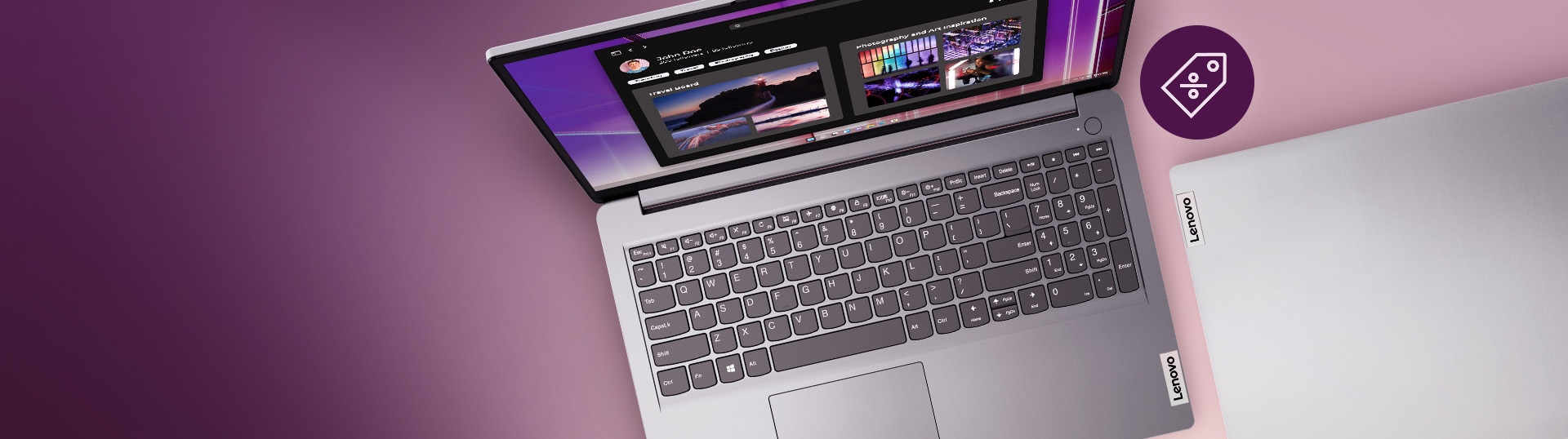 Computador lenovo visto de cima com tela do teams aberta