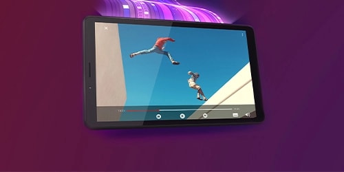Tablette Lenovo M7 diffusant une vidéo