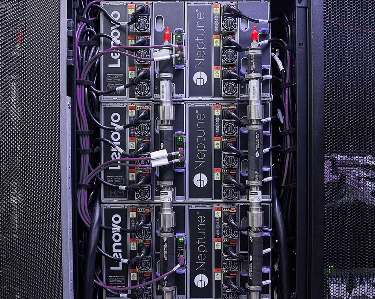 AIとHPCの効率性を高める Lenovo Power & Coolingサービス | レノボ