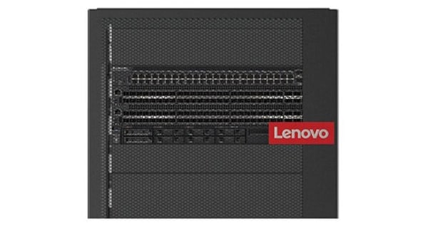 Lenovo ThinkAgile SX pour Microsoft Azure stack hub - gros plan, vers l’avant