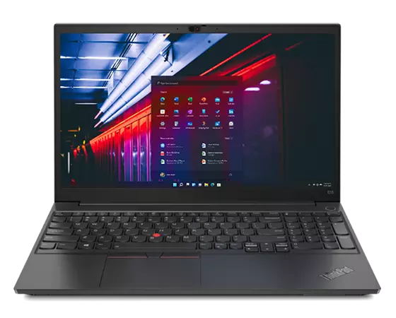 Vista frontal del Lenovo ThinkPad E15 de 2.ª generación negro con el teclado visible