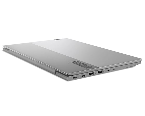Vue arrière droite de l’ordinateur portable Lenovo ThinkBook 14 Gen 4 (Intel), capot fermé
