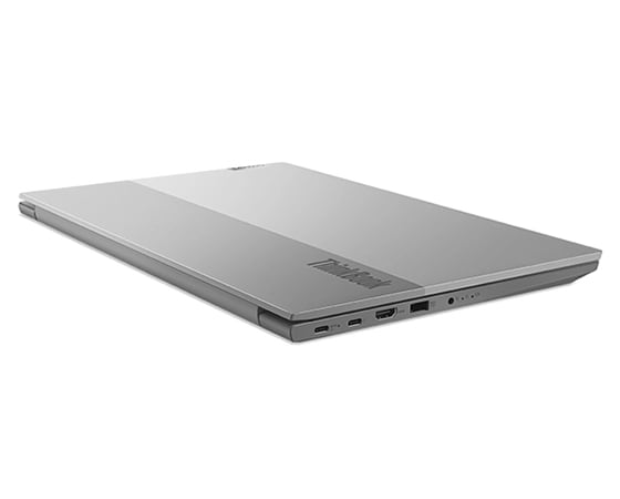 Vue arrière droite d’un portable Lenovo ThinkBook 15 Gen 4 (Intel) fermé