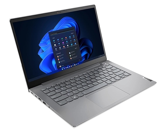 Vue avant de trois quarts droite et légèrement de dessus du portable Lenovo ThinkBook 14 Gen 4 (14" AMD), capot ouvert