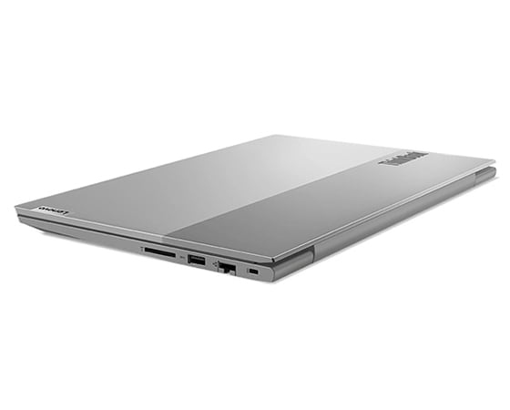 Vue arrière de trois quarts droite du portable Lenovo ThinkBook 14 Gen 4 (14" AMD), capot fermé