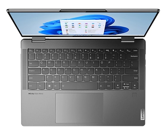 Vista dall'alto verso il basso del notebook Yoga 7 di settima generazione aperto con schermo e tastiera