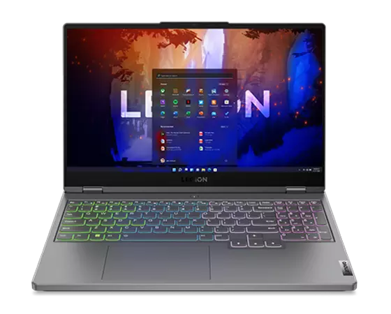 Legion 5 Gen 7 (15″ AMD), vooraanzicht met Windows 11 op het scherm en RGB-toetsenbordverlichting ingeschakeld