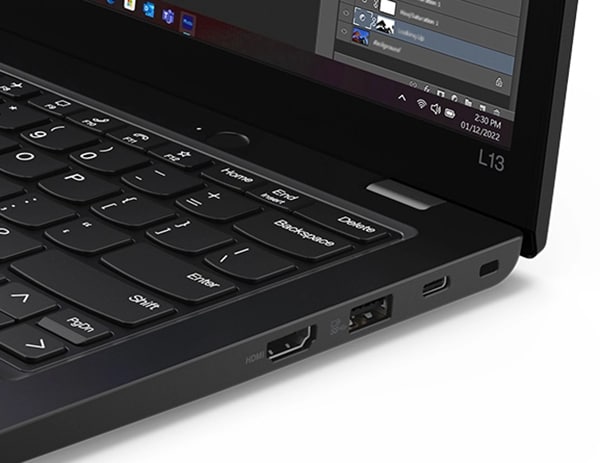 Lenovo ThinkPad L13 Gen 4, schräge Nahaufnahme der Tasten und der Anschlüsse auf der rechten Seite.