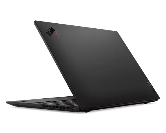 Vue arrière du portable Lenovo ThinkPad X1 Nano Gen 3 ouvert à moins de 90 degrés, en angle pour montrer les ports du côté droit.