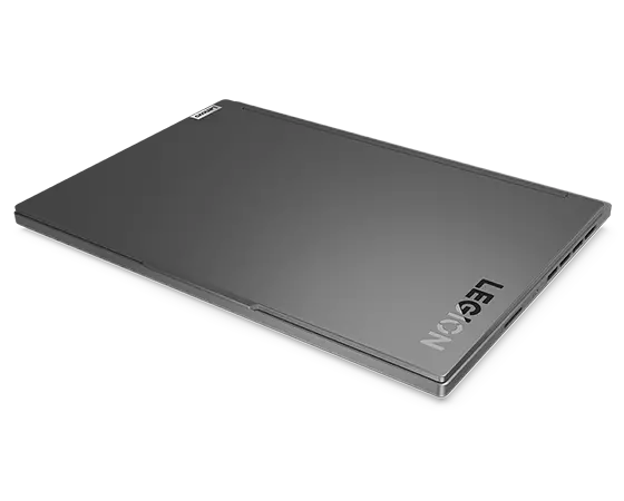 Legion Slim 5i Gen 8-laptop in Storm Grey, bovenklep zichtbaar