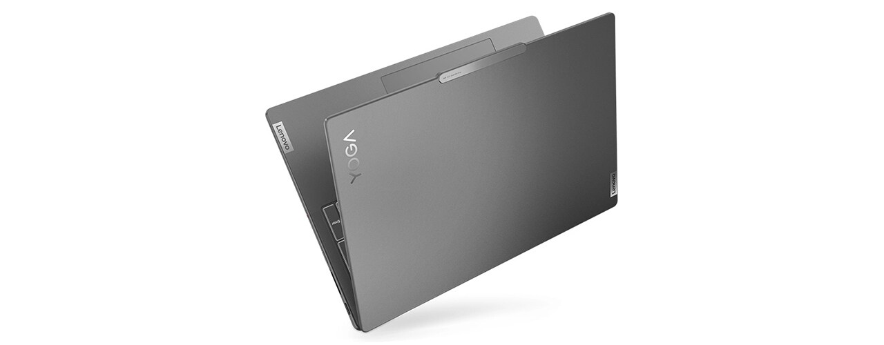 Dessus du Lenovo Yoga Pro 9i Gen 8 (16'' Intel) entrouvert