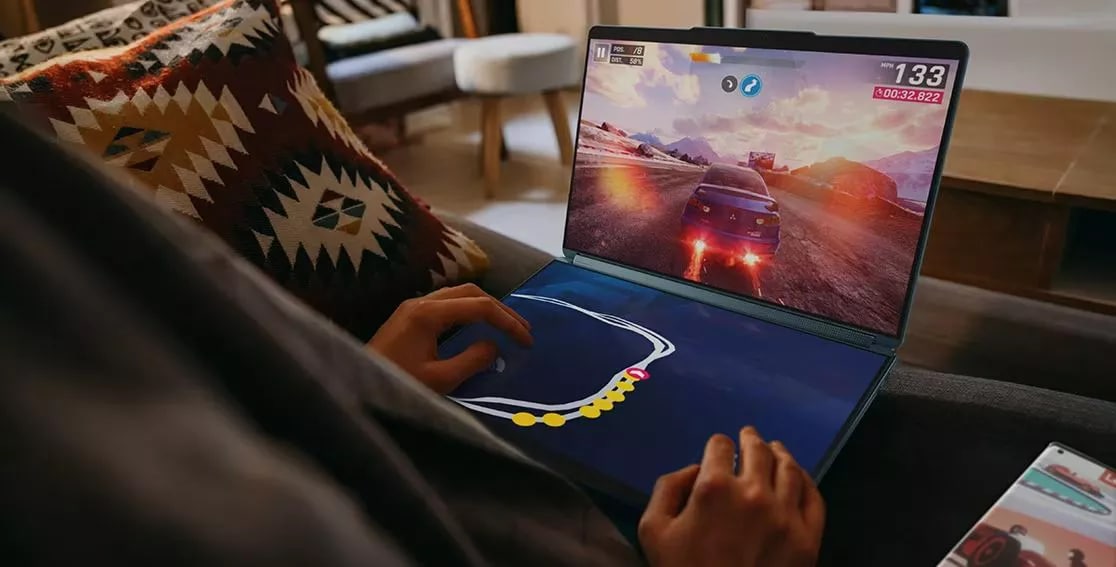 Yoga Book 9i Gen 8 (13″ Intel) being used for gaming