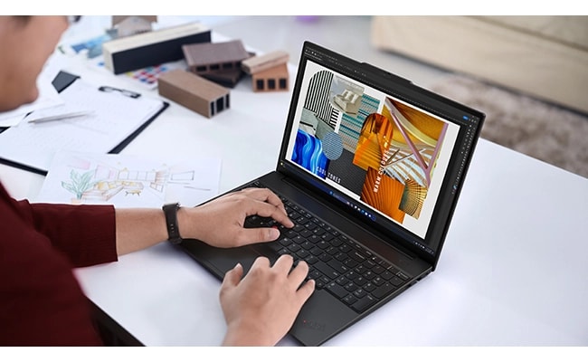 Lenovo ThinkPad E16 Gen 3 (16 吋 Intel) 筆記型電腦，非常適用於應付繁重任務，提升生產力。