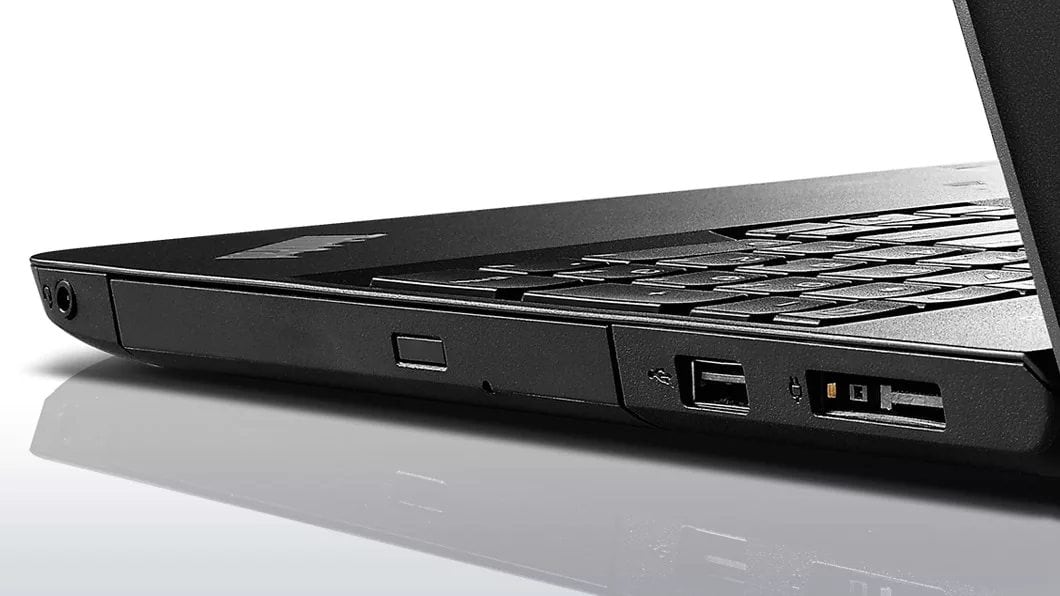 lenovo-laptop-thinkpad-e560-side-ports-11.jpg