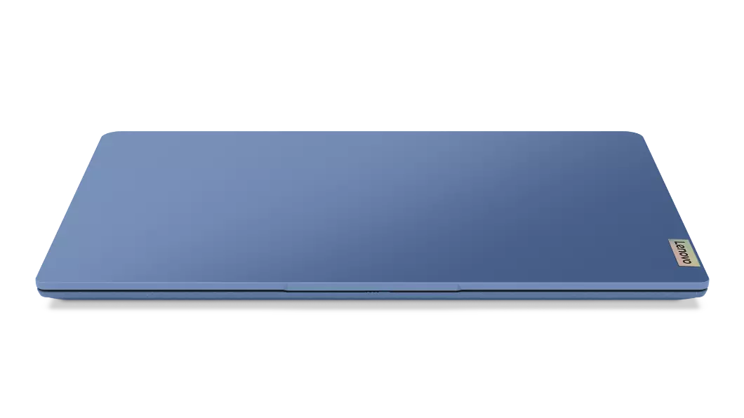 Imagen frontal de la portátil IdeaPad 3 6ta Gen (15.6&#8221;, AMD) en color galaxy blue (azul galaxia), cerrada