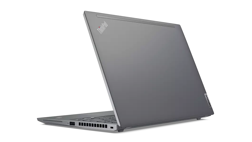 ThinkPad X13 Gen 2 (13inch Intel) bærbar PC – sett ¾ fra høyre, lokket åpent