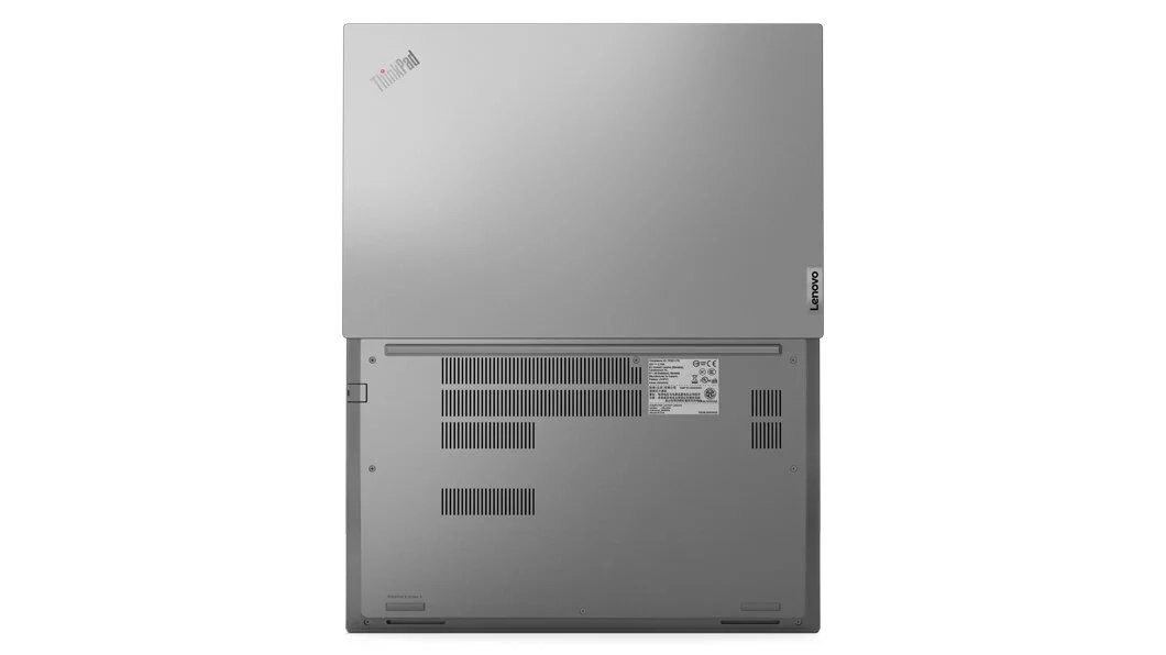 Imagen trasera de la portátil ThinkPad E15 4ta Gen (15&quot;, AMD) cerrada